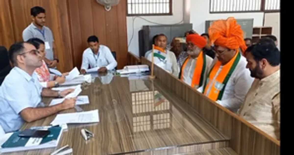 हरियाणा विधानसभा चुनाव : देवेंद्र सिंह बबली ने किया नामांकन, सीएम सैनी ने किया जीत का दावा हरियाणा विधानसभा चुनाव : देवेंद्र सिंह बबली ने किया नामांकन, सीएम सैनी ने किया जीत का दावा